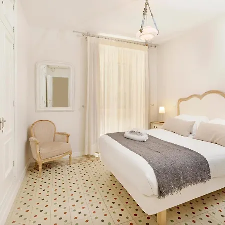 Holidays2malaga Correo Viejo Next Cathedral With French Balconies Apartment *